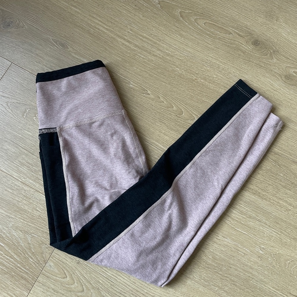 Beyond Yoga Mauve & Black Colorblock Leggings